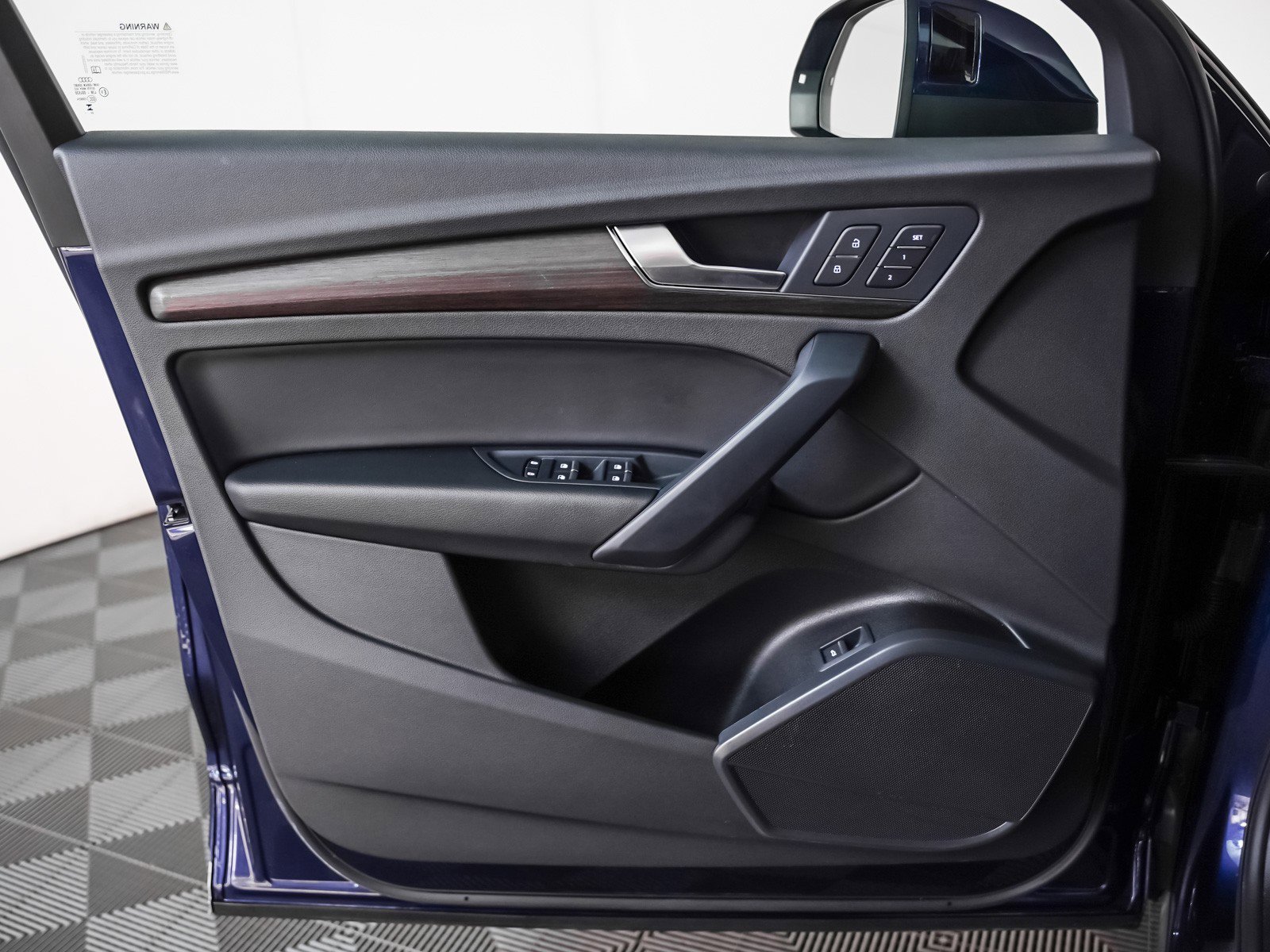 Used 2023 Audi Q5 Premium w/ Convenience Package image 22