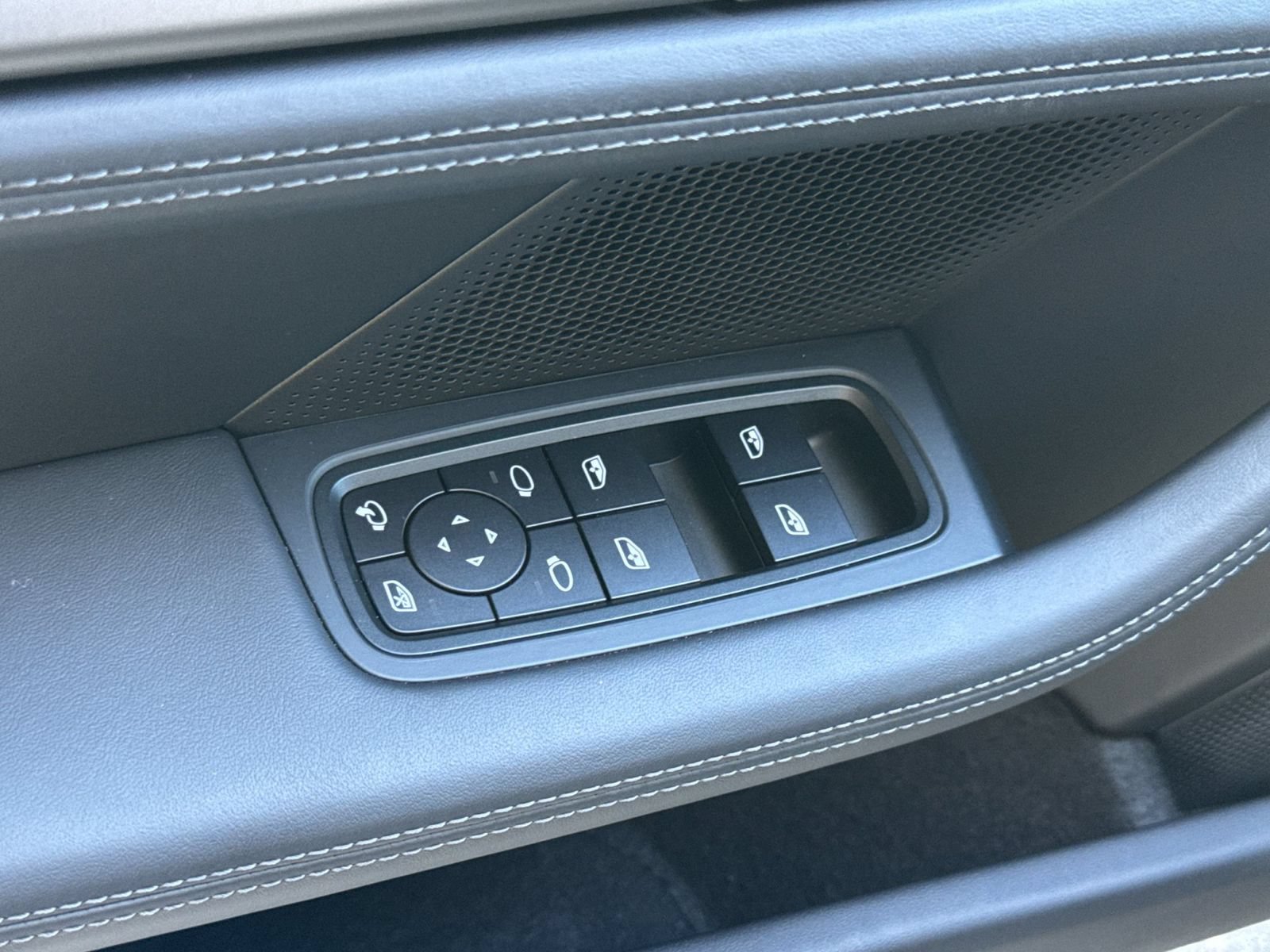 Certified 2025 Porsche Taycan RWD image 13