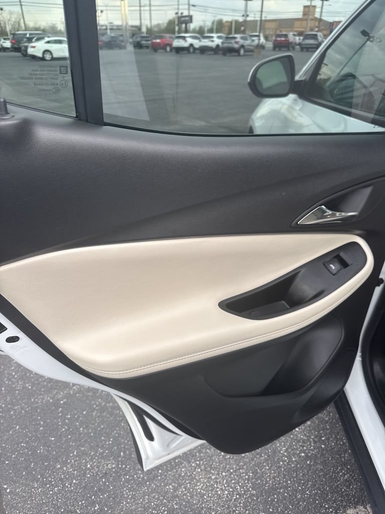 Used 2023 Buick Encore GX Select AWD/4WD image 41