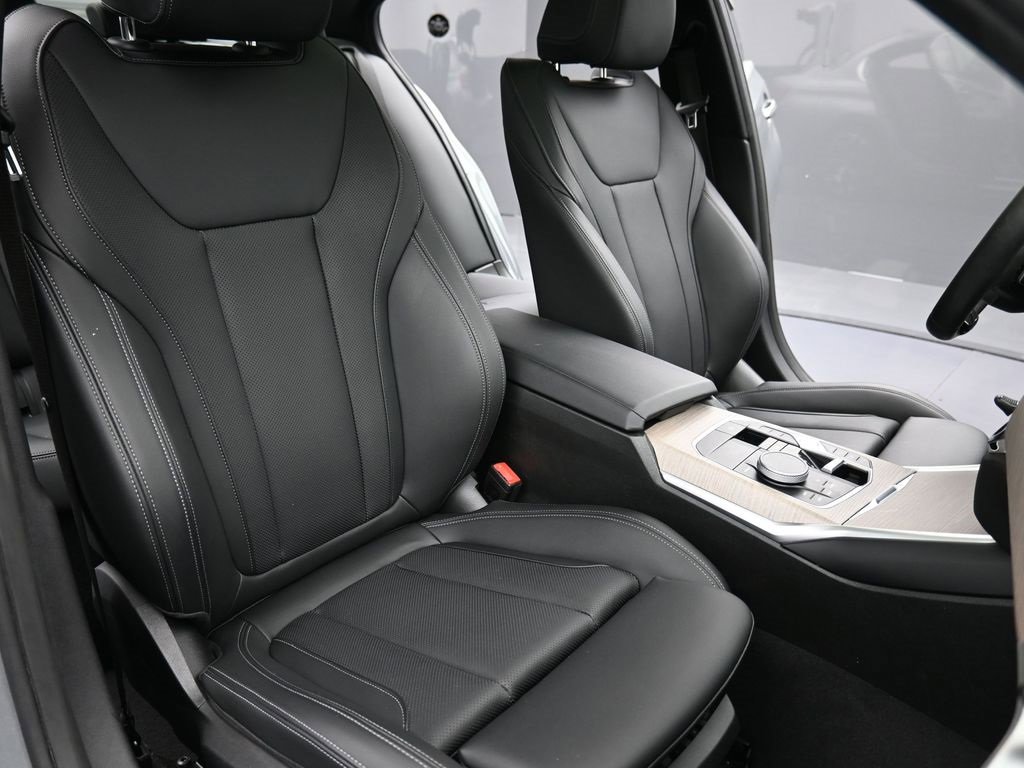 Used 2025 BMW 330i xDrive Sedan image 19
