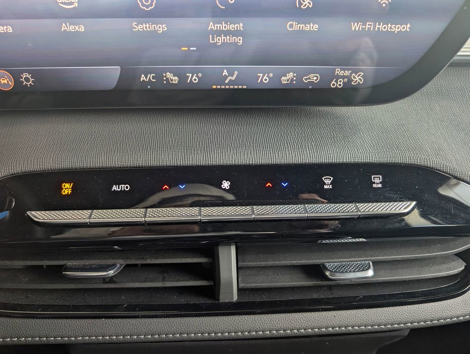 Certified 2025 Buick Enclave Preferred image 24