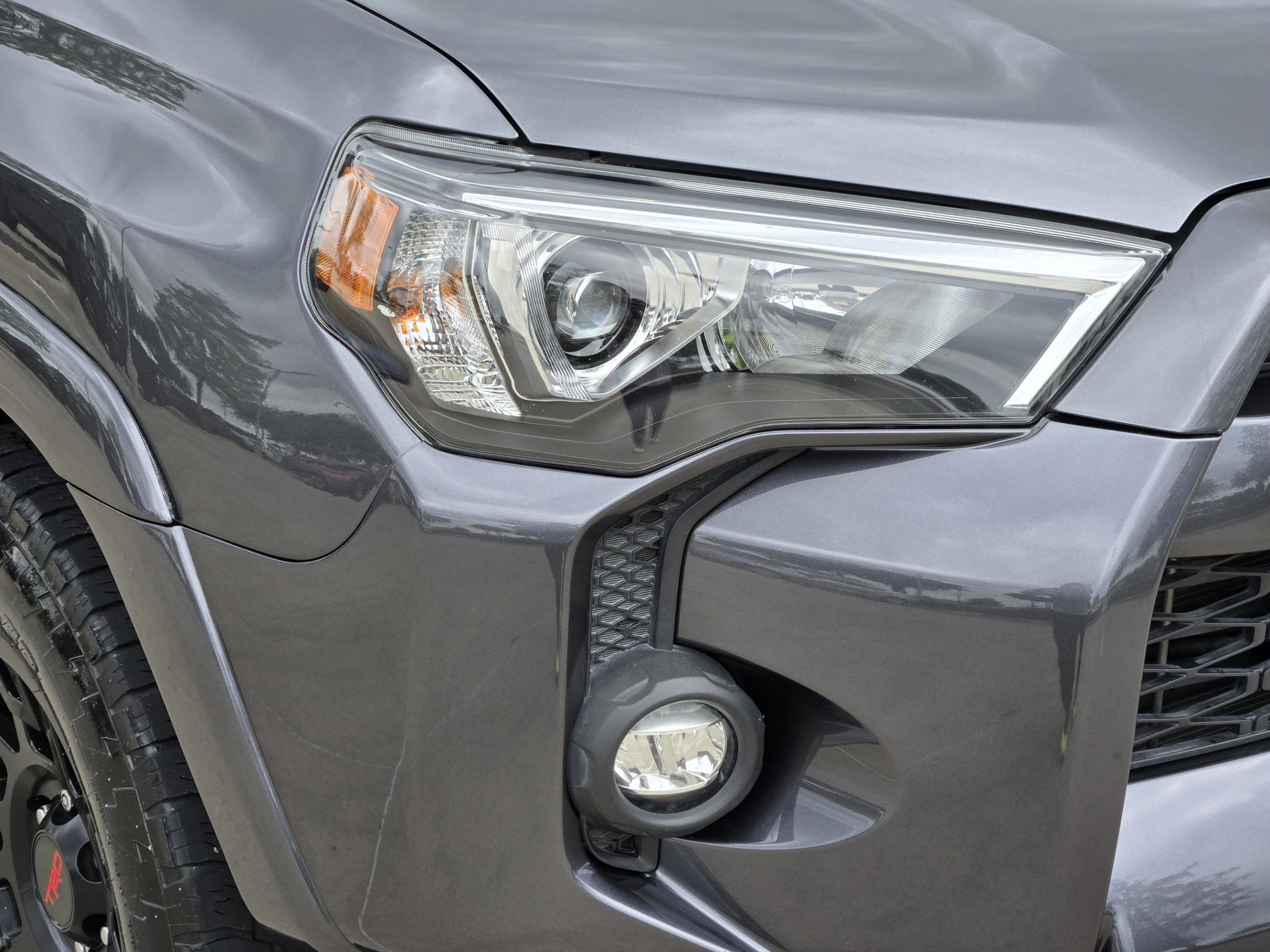 Used 2022 Toyota 4Runner SR5 Premium w/ Moonroof Package AWD/4WD image 37