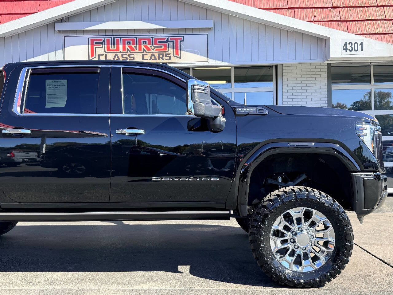 Used 2024 GMC Sierra 2500 Denali Ultimate w/ Max Trailering Package image 11