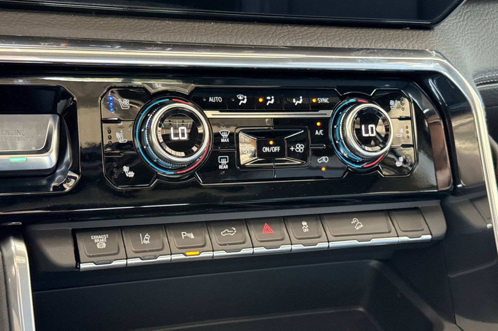 New 2025 GMC Sierra 2500 Denali w/ Denali Reserve Package image 21