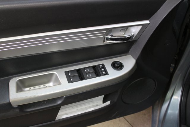 Used 2009 Chrysler Sebring Touring image 11