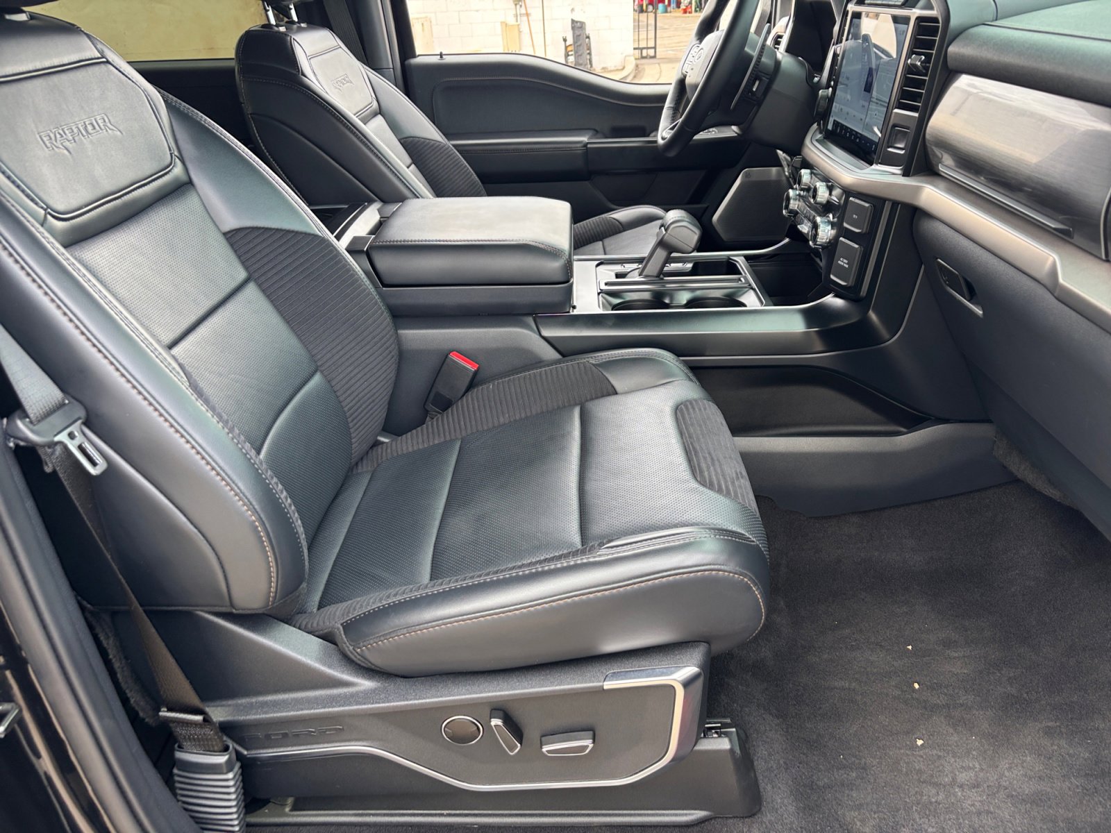 Used 2023 Ford F150 Raptor image 19