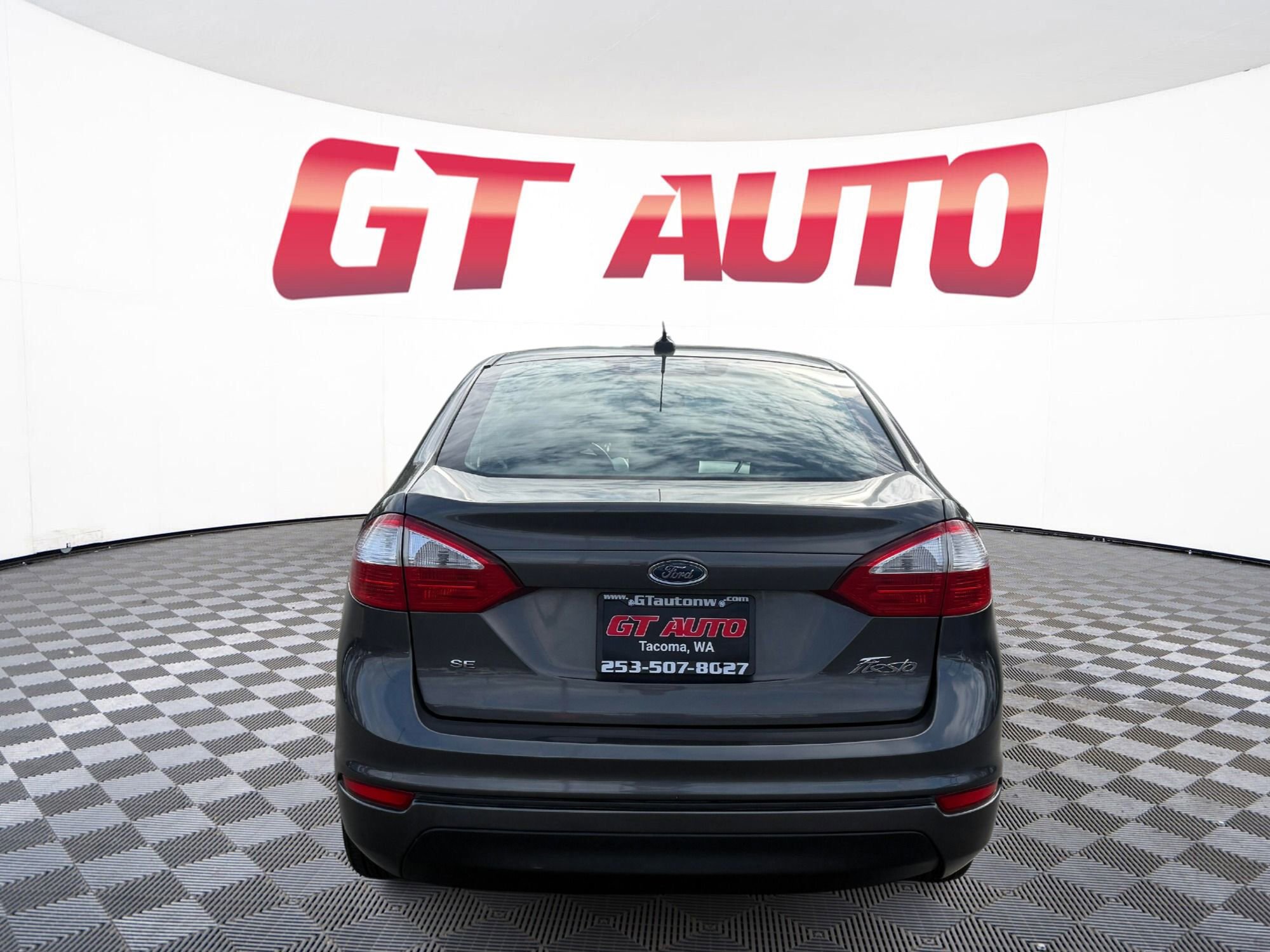 Used 2016 Ford Fiesta SE image 5