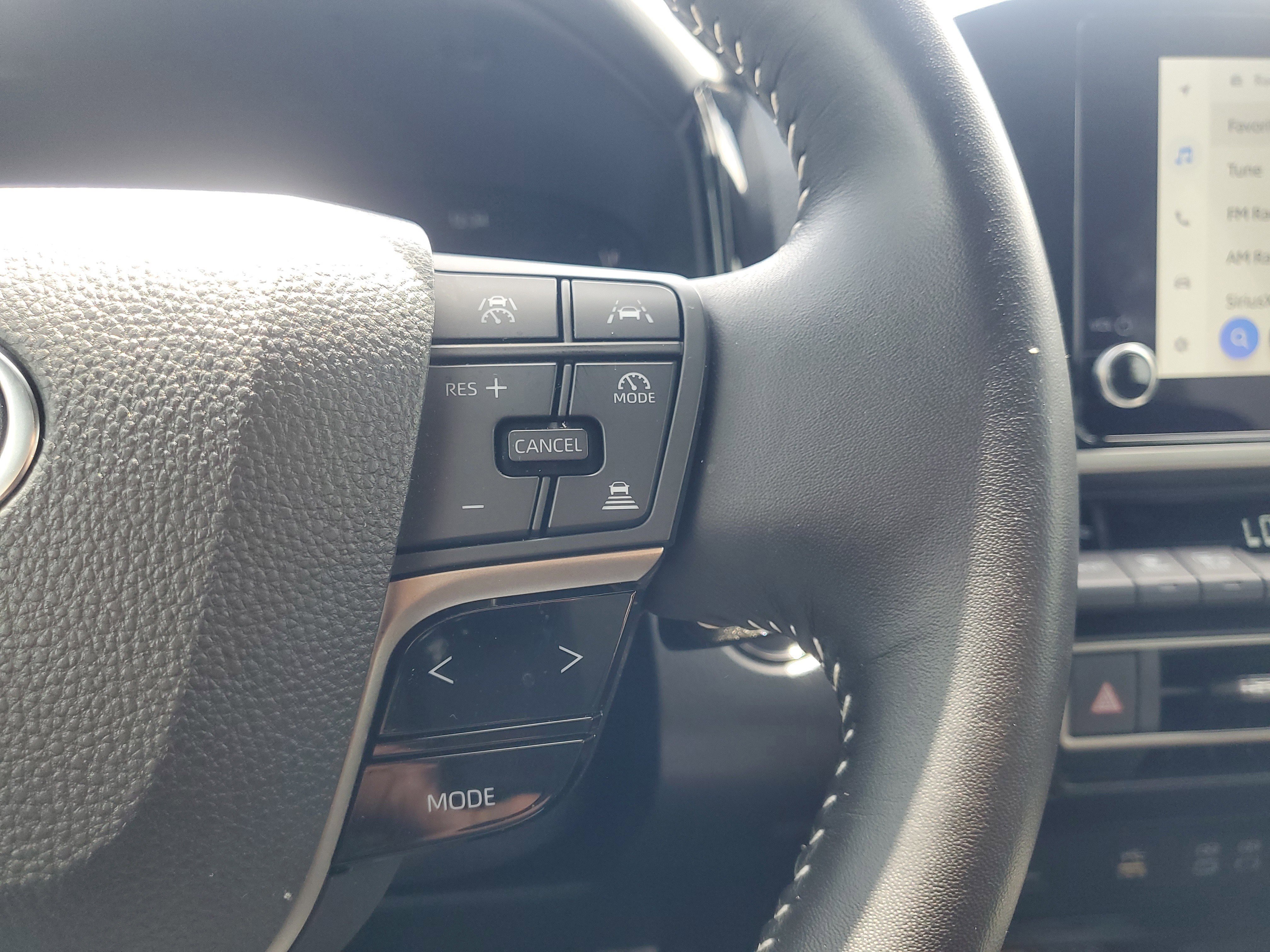 Used 2025 Toyota Camry SE image 21