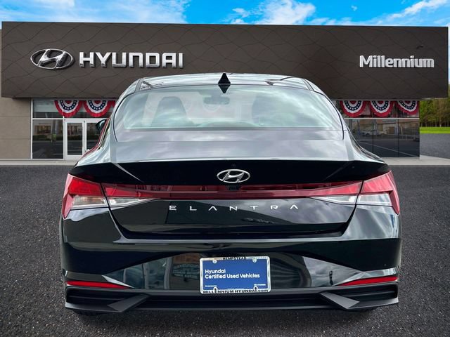Used 2023 Hyundai Elantra SEL FWD image 7
