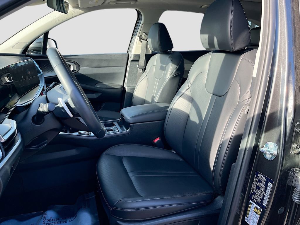 Certified 2025 Kia Sorento EX w/ EX Panoramic Sunroof Package image 15