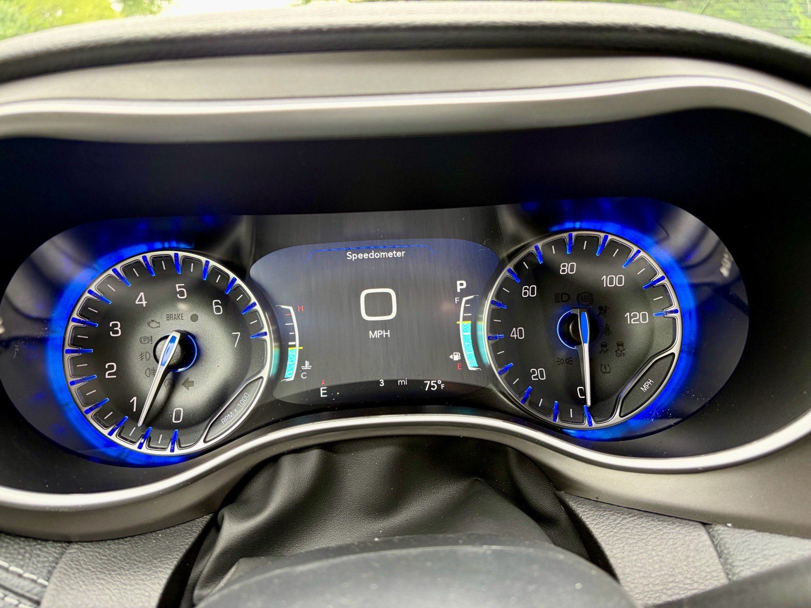 New 2027 Chrysler Pacifica Limited FWD image 3
