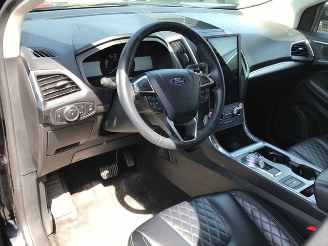 Used 2024 Ford Edge Titanium AWD/4WD image 3