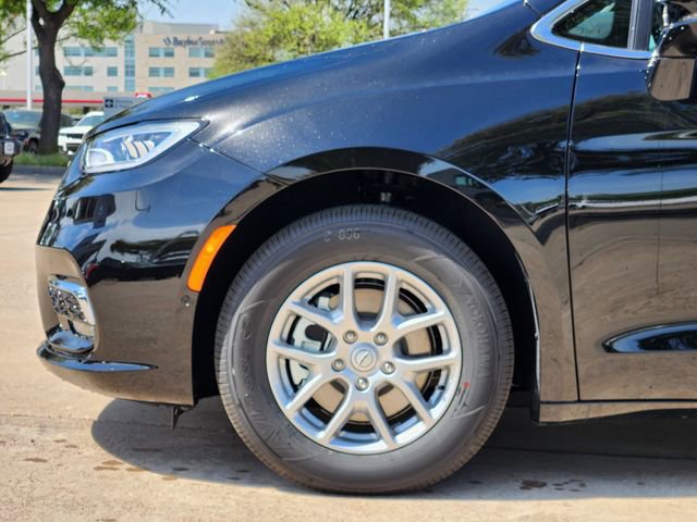 New 2026 Chrysler Pacifica Select FWD image 6