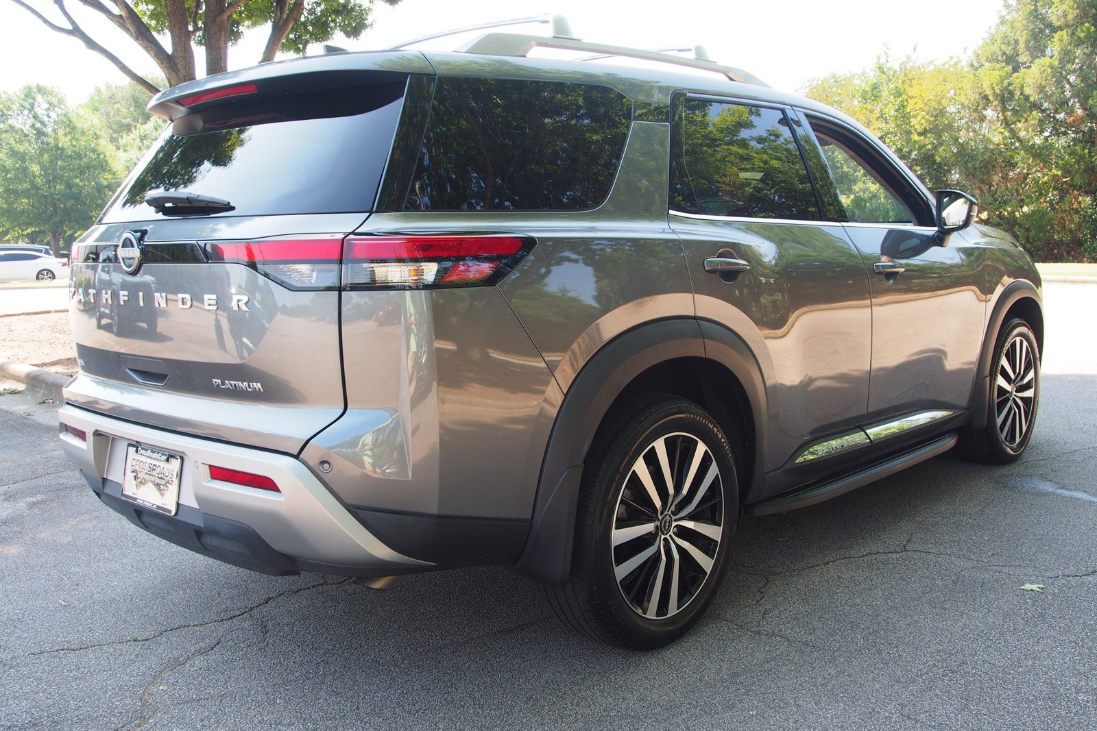 Used 2024 Nissan Pathfinder Platinum w/ Cargo Package FWD image 7