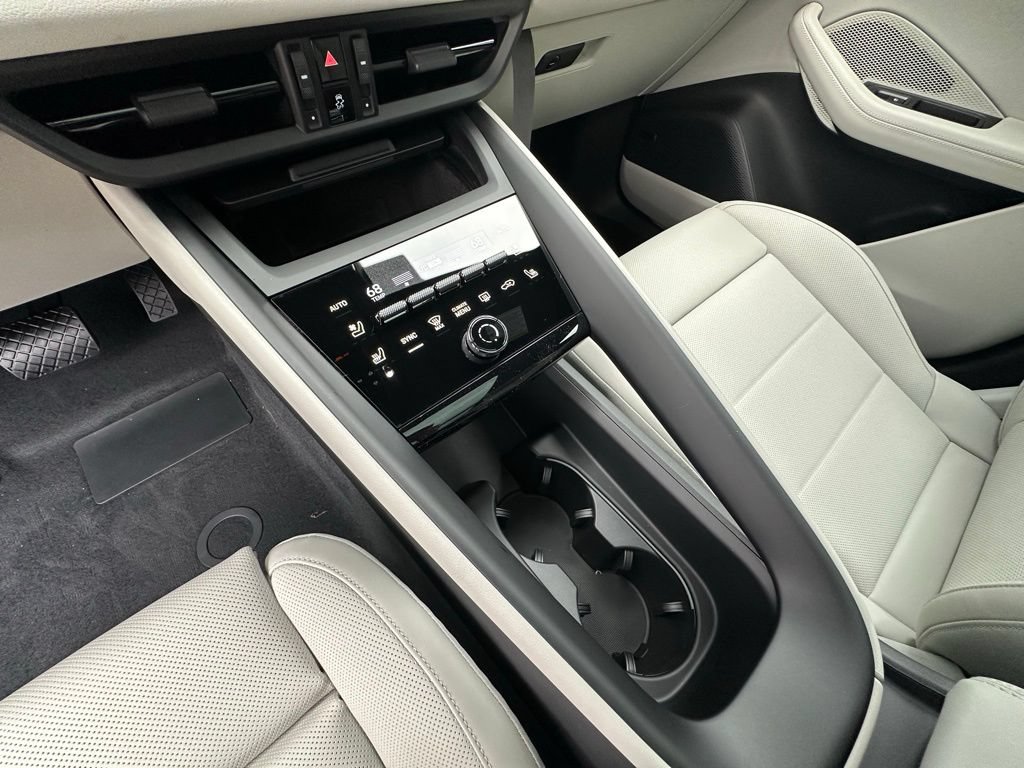 Used 2026 Porsche Macan Electric RWD image 28