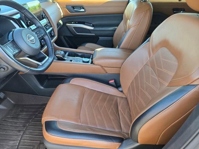 Used 2022 Nissan Pathfinder Platinum w/ Cargo Package AWD/4WD image 18