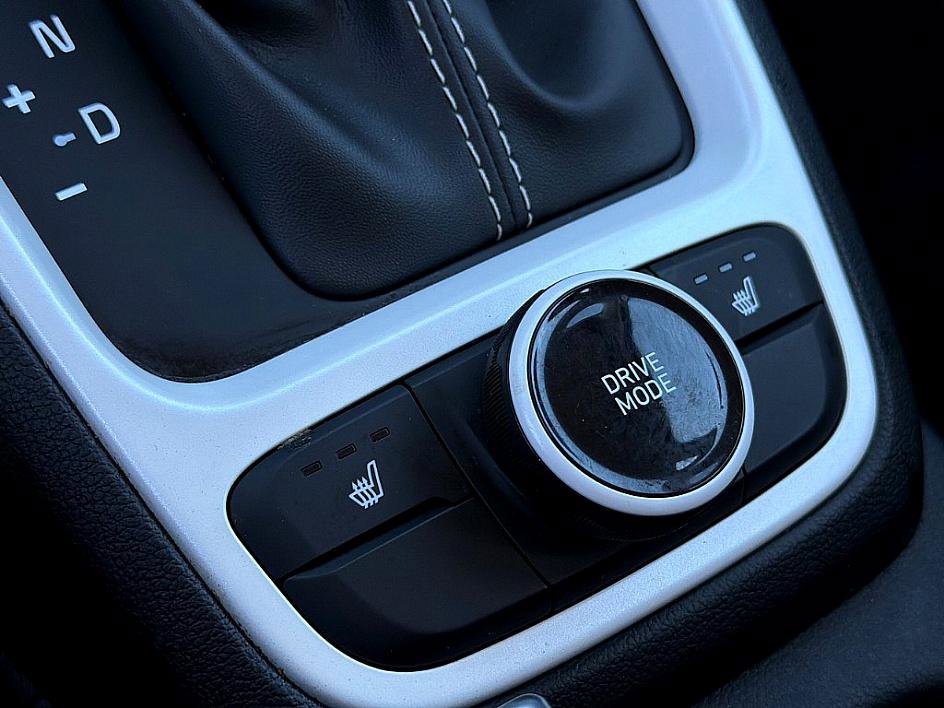 Used 2022 Hyundai Venue Limited w/ Cargo Package image 15