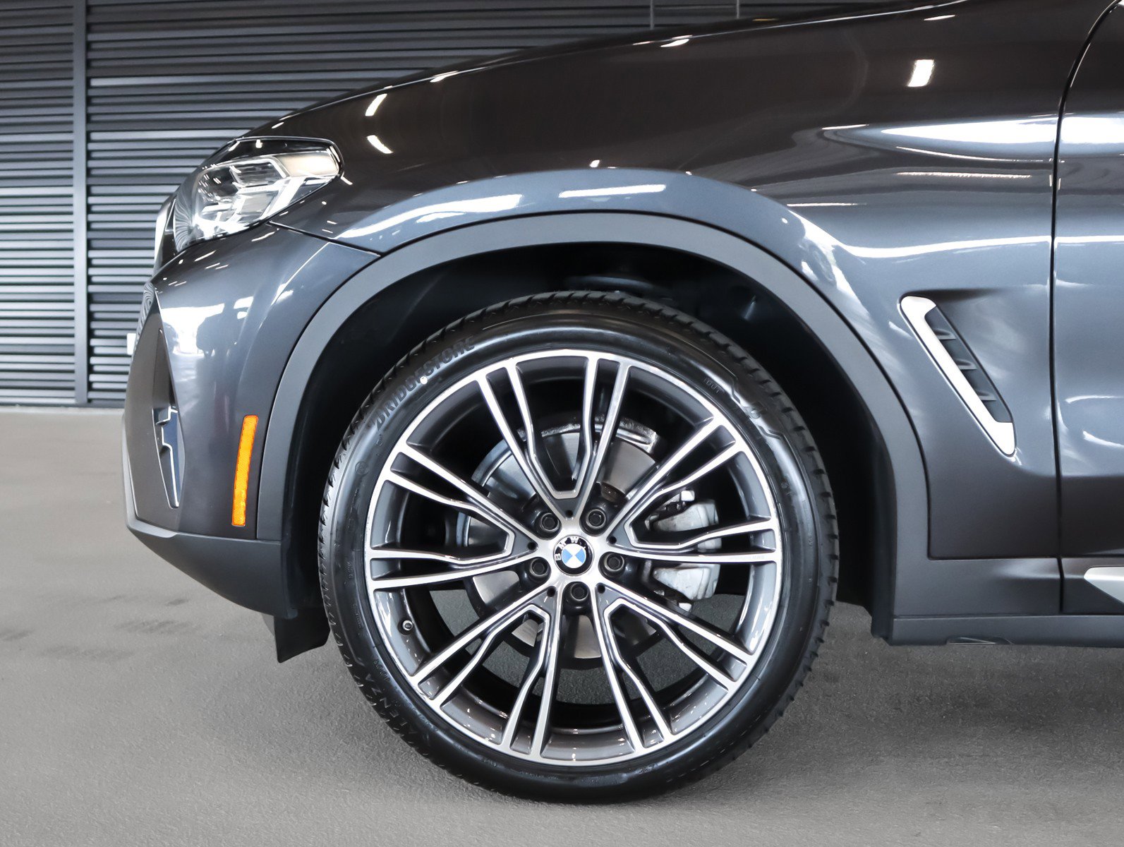 Used 2023 BMW X3 sDrive30i w/ Convenience Package RWD image 4