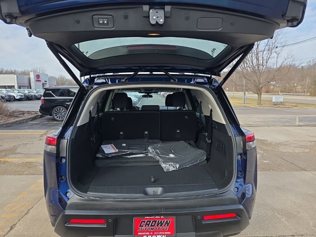 New 2026 Nissan Pathfinder SV image 7