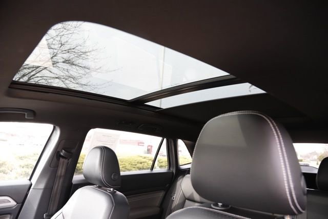 Used 2022 Volkswagen Atlas Cross Sport SE image 15