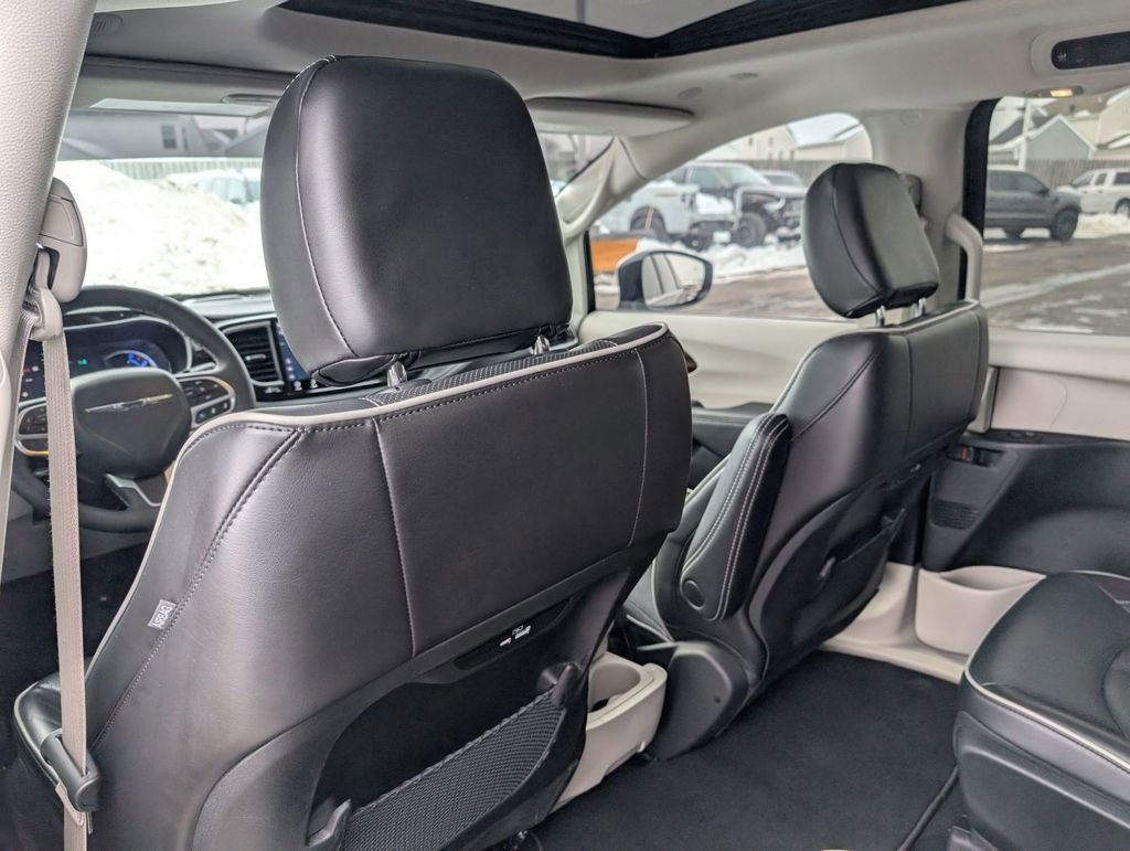 Used 2023 Chrysler Pacifica Limited image 39