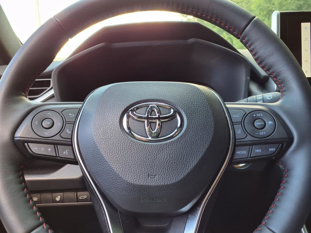 Used 2024 Toyota RAV4 SE image 27