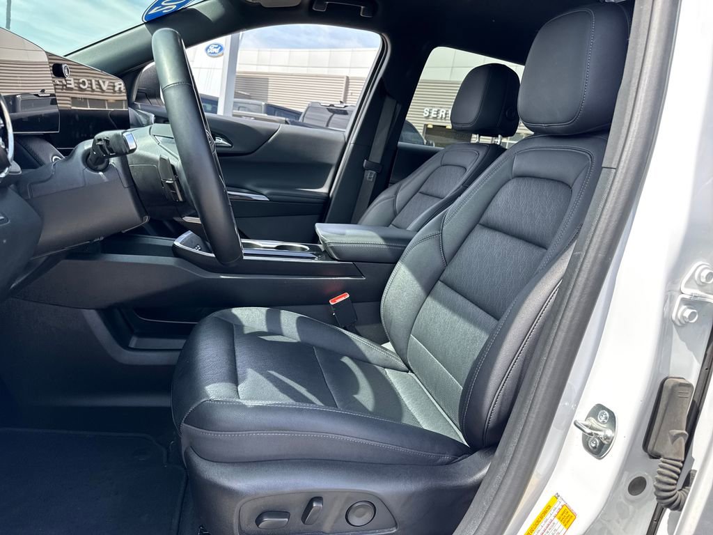 Used 2025 Chevrolet Equinox LT w/ Convenience Package II FWD image 15