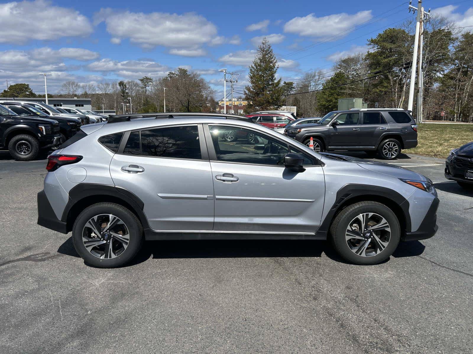 Used 2025 Subaru Crosstrek 2.5i Premium AWD/4WD image 2