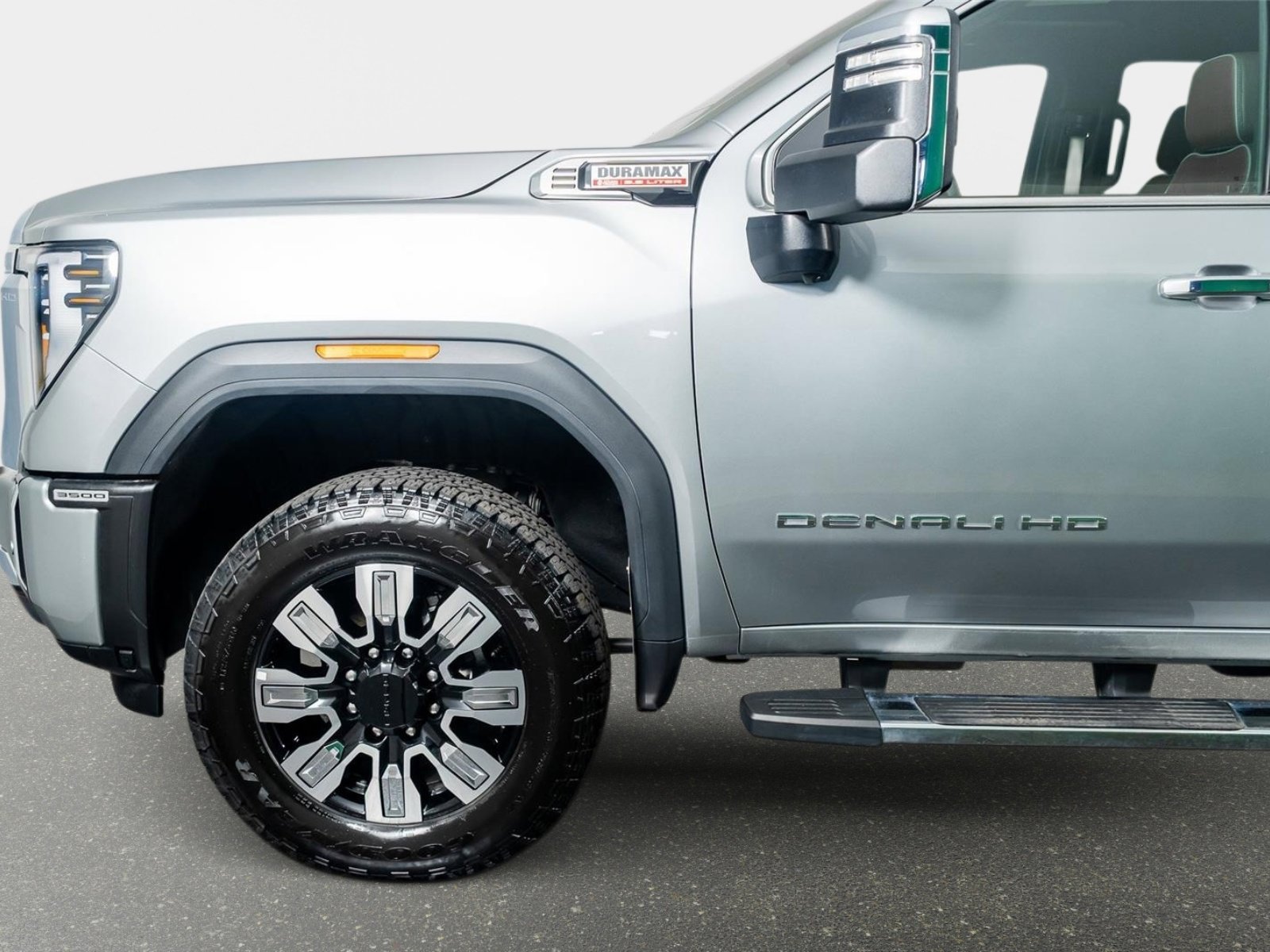 Used 2025 GMC Sierra 3500 Denali w/ Denali Reserve Package image 17