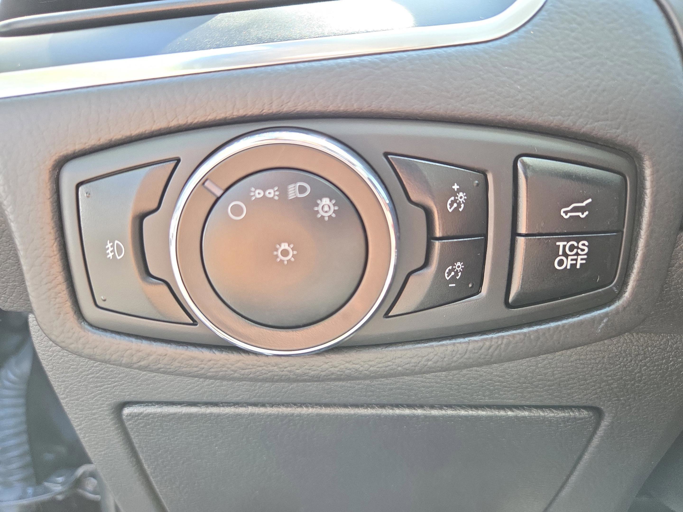 Used 2024 Ford Edge Titanium image 24