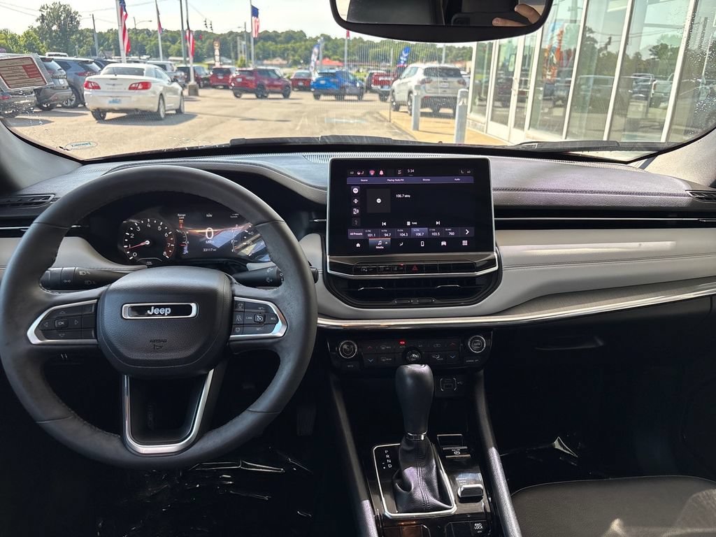 Used 2023 Jeep Compass Limited AWD/4WD image 14