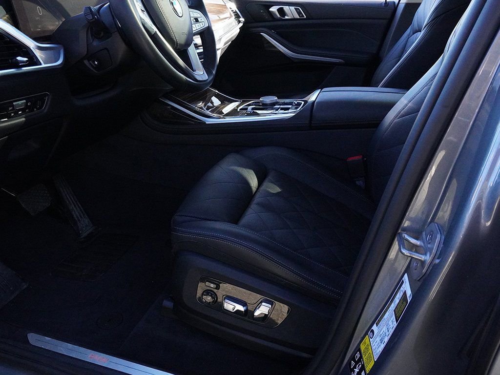Used 2023 BMW X7 xDrive40i w/ Parking Assistance Package image 29