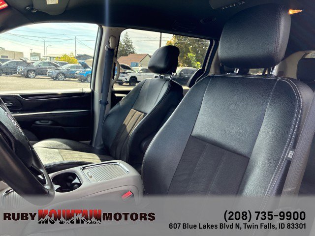 Used 2019 Dodge Grand Caravan SXT FWD image 11