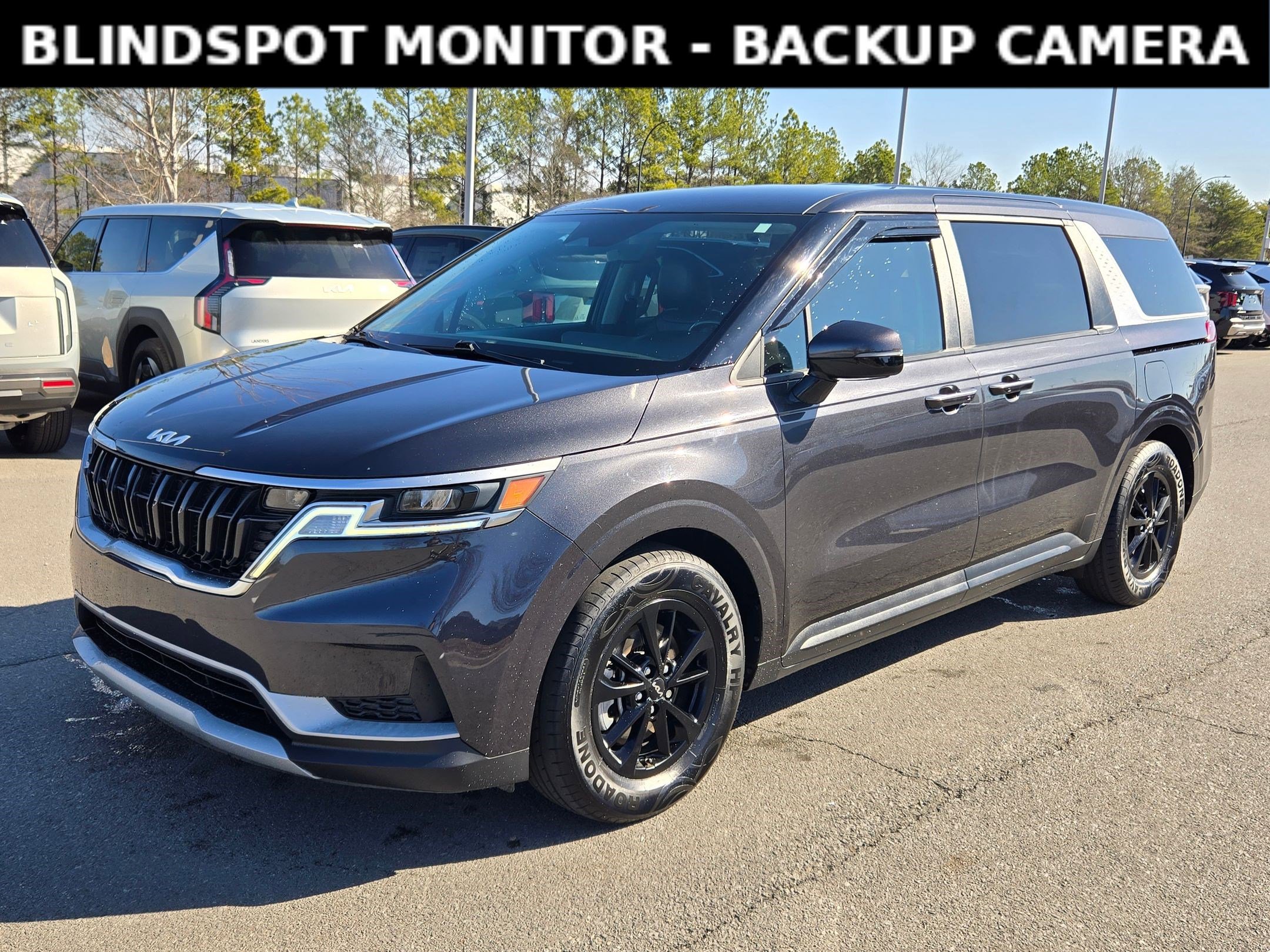 Certified 2023 Kia Carnival LX image 3