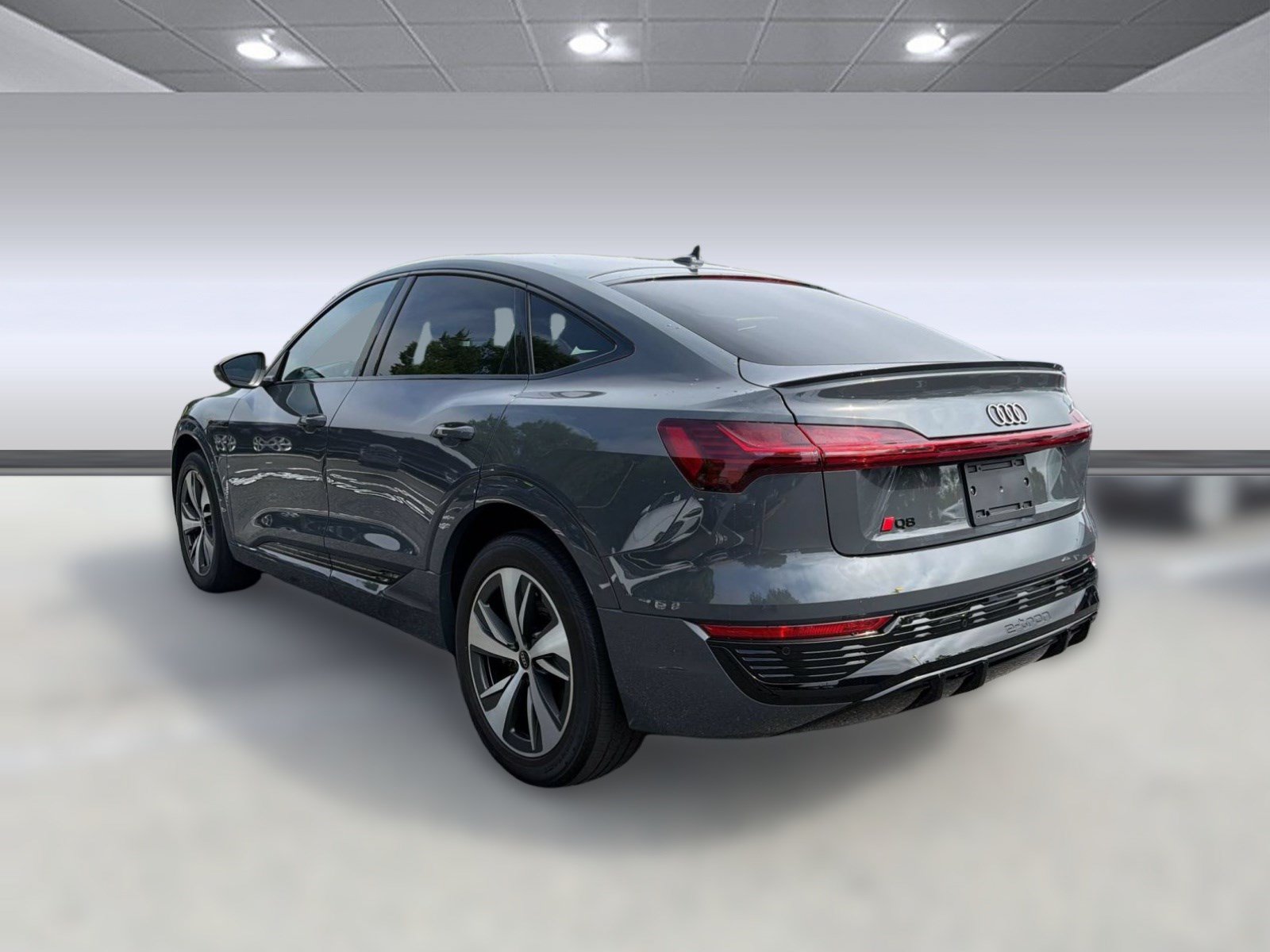 Used 2024 Audi Q8 e-tron Premium AWD/4WD image 3