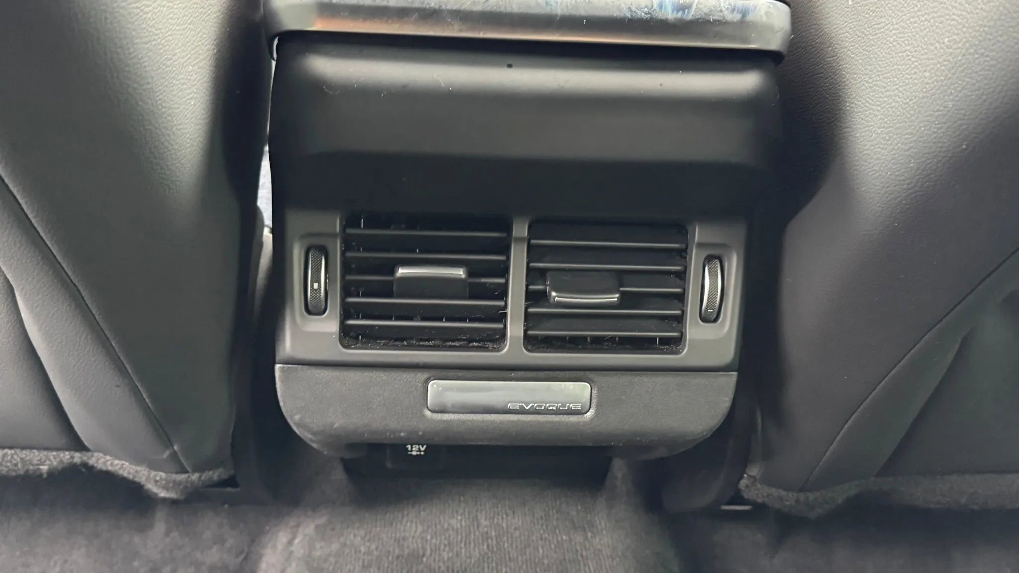 Used 2020 Land Rover Range Rover Evoque SE image 17