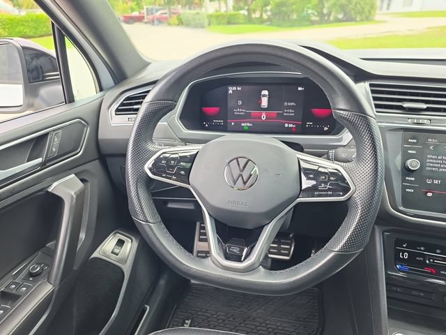Used 2022 Volkswagen Tiguan SE R-Line AWD/4WD image 16