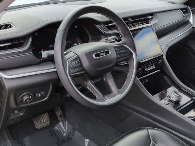 Used 2023 Jeep Grand Cherokee Limited w/ Black Appearance Package image 10