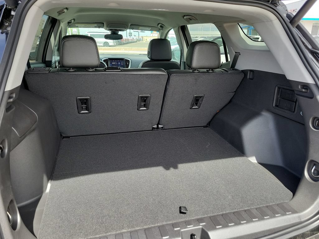 New 2024 GMC Terrain SLT w/ Infotainment Package II AWD/4WD image 18