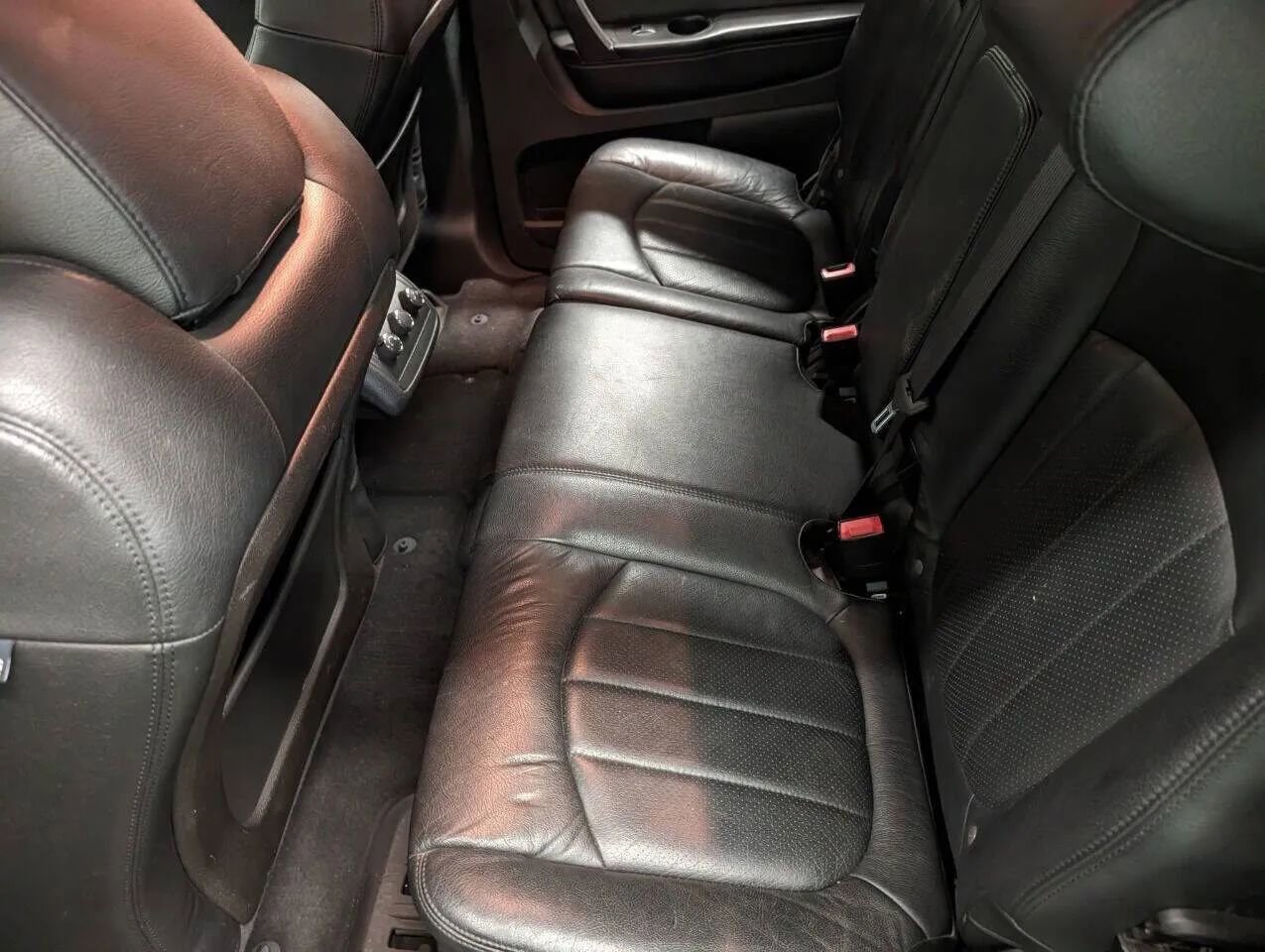 Used 2011 Chevrolet Traverse LT w/ Personal Connectivity Package image 8