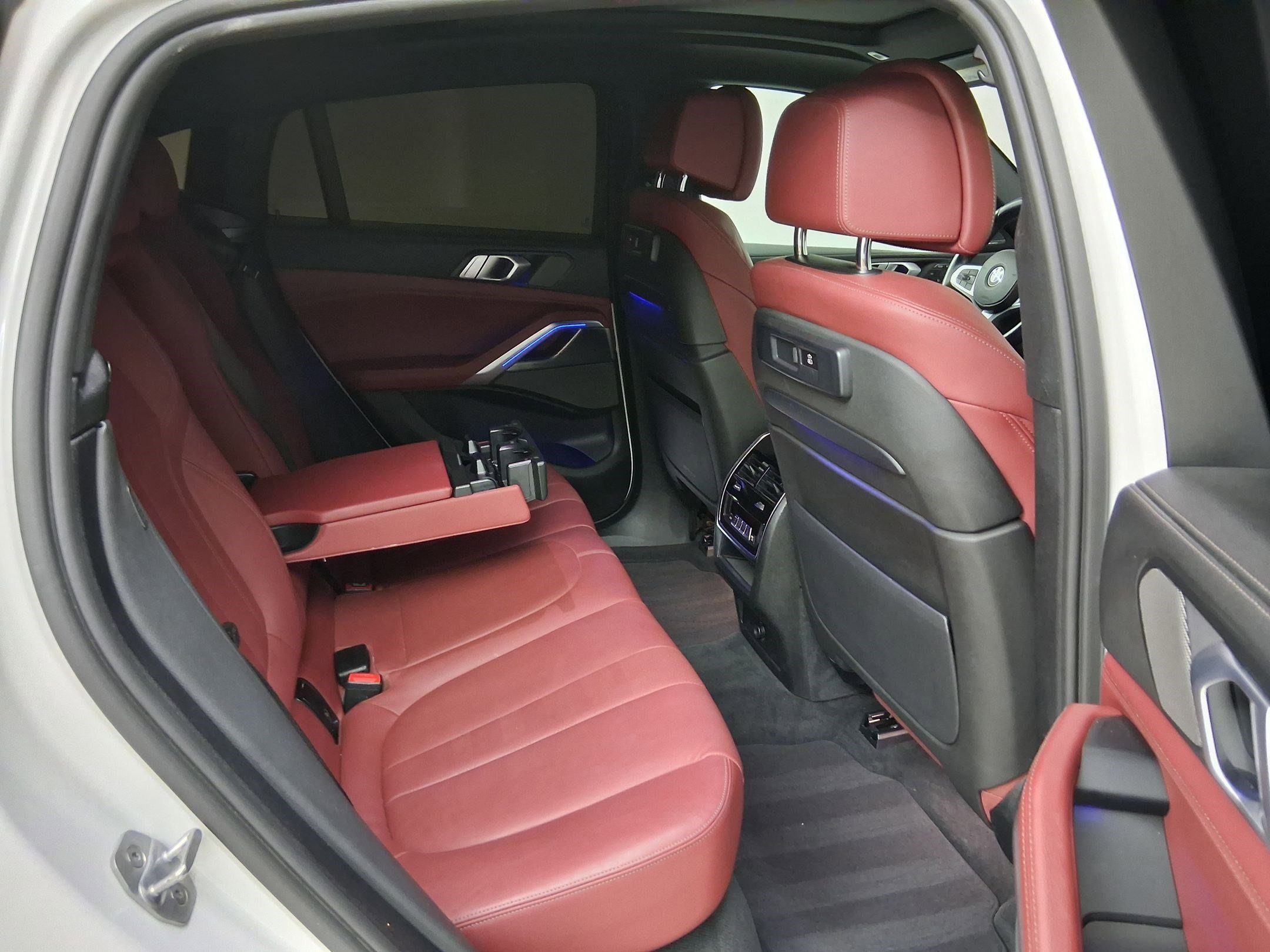 Used 2020 BMW X6 sDrive40i w/ M Sport Package image 34