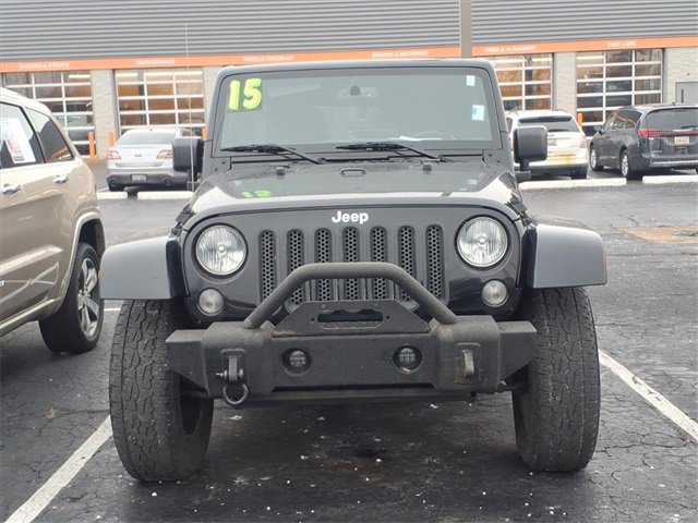 Used 2015 Jeep Wrangler Unlimited Sahara w/ Connectivity Group image 2