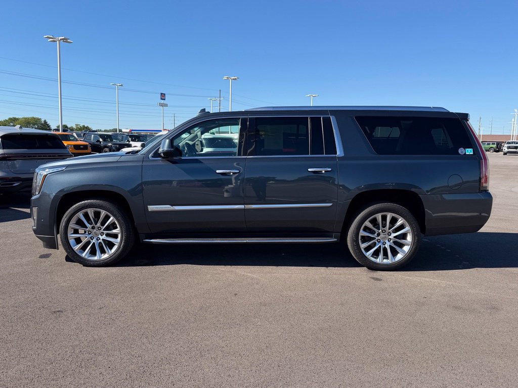 Used 2019 Cadillac Escalade ESV Luxury AWD/4WD image 9