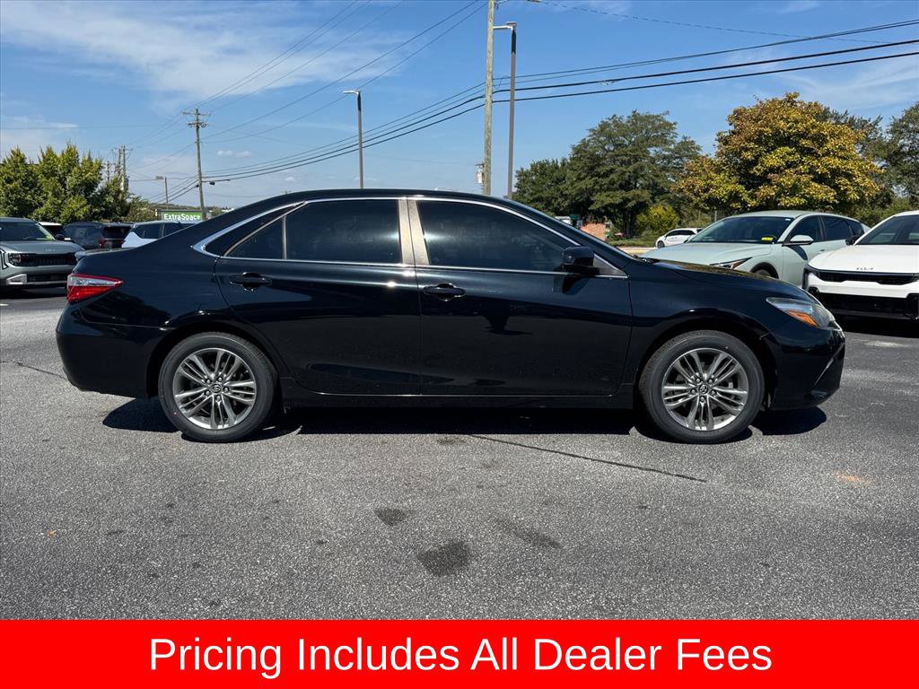 Used 2017 Toyota Camry SE FWD image 2