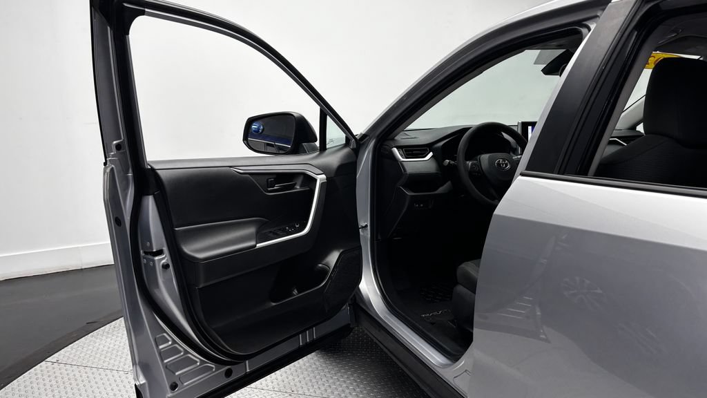 Used 2023 Toyota RAV4 LE FWD image 16