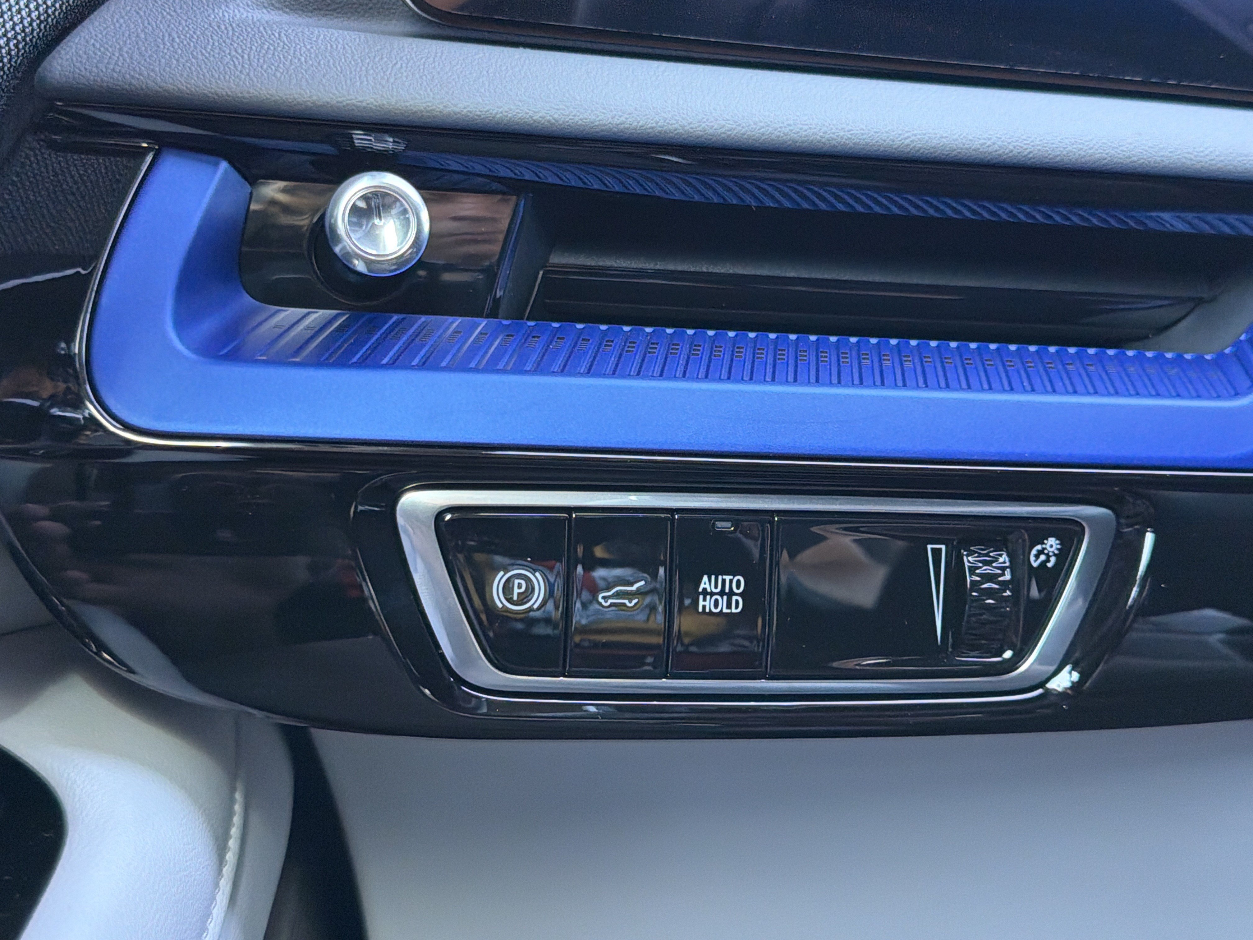 New 2027 Cadillac Optiq Luxury RWD image 32