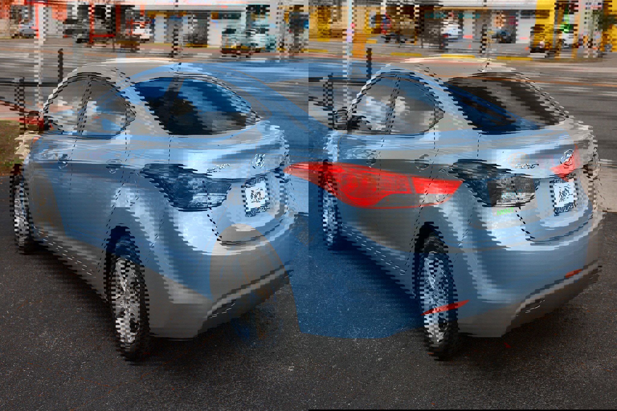 Used 2013 Hyundai Elantra GLS w/ Preferred Pkg image 10