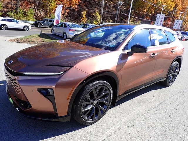 New 2025 Toyota Crown Signia image 8