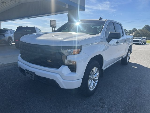 Used 2023 Chevrolet Silverado 1500 Custom AWD/4WD image 5