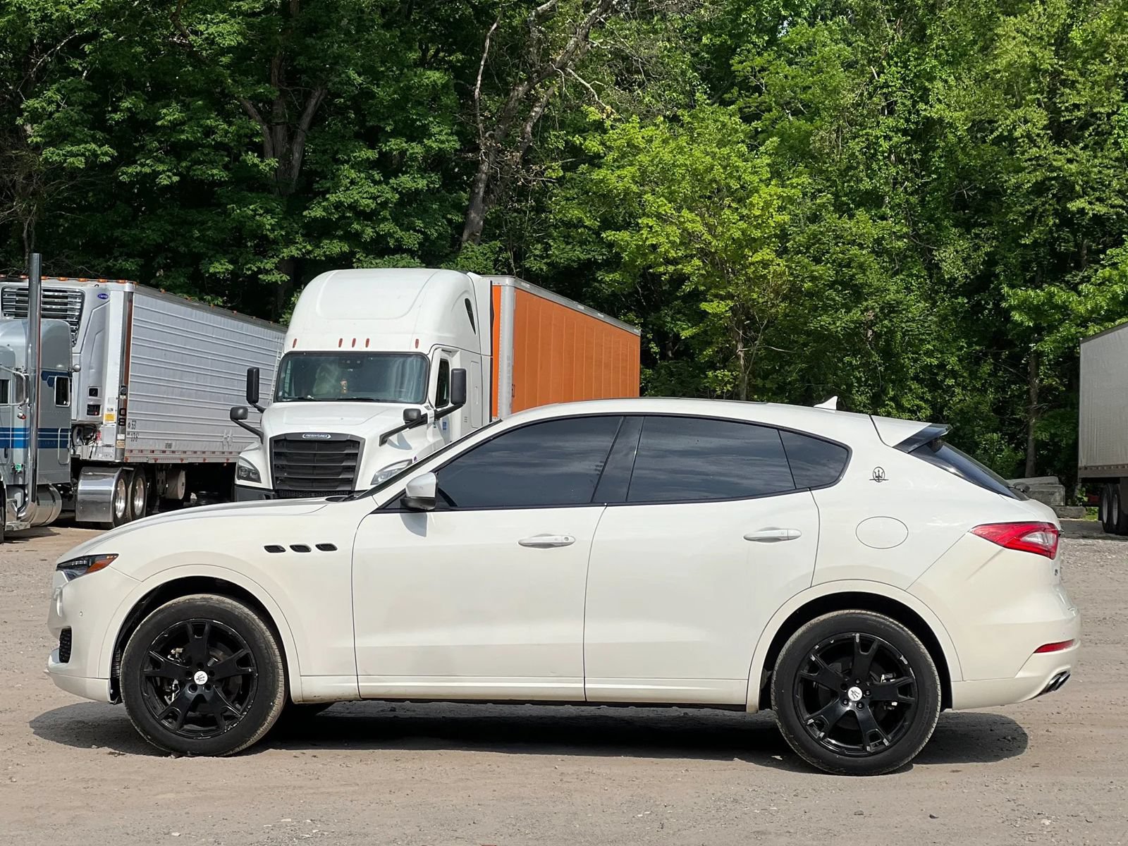 Used 2019 Maserati Levante AWD/4WD image 3